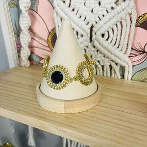 Circle Link Chain Bracelet Gold Toned Metal Black‎ and Crystal Accent Toggle